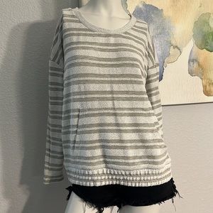 Liz Claiborne Gray White Textured Pullover Sweatshirt Top